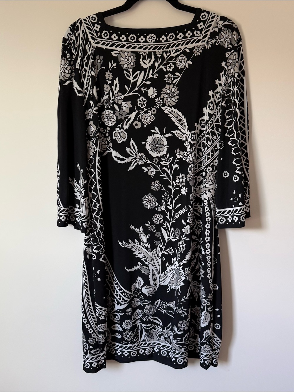 White House Black Market Black & White Floral Square-Neck Long Sleeve Dress - Picture 4 of 5